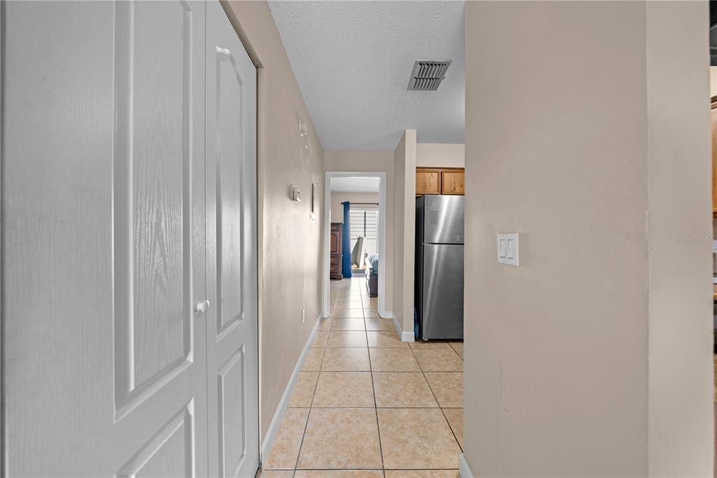 Active With Contract: $155,000 (1 beds, 1 baths, 595 Square Feet)