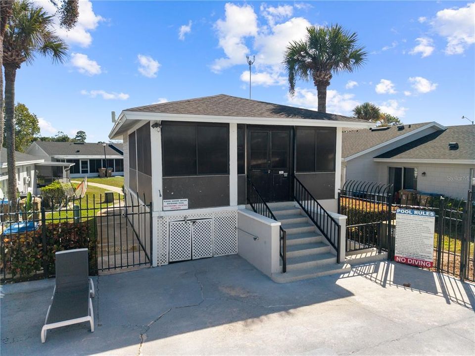 Active With Contract: $155,000 (1 beds, 1 baths, 595 Square Feet)