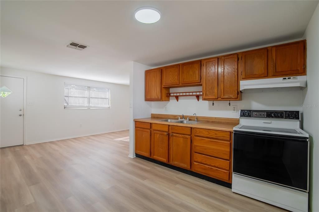 En Venta: $240,000 (2 camas, 1 baños, 672 Pies cuadrados)