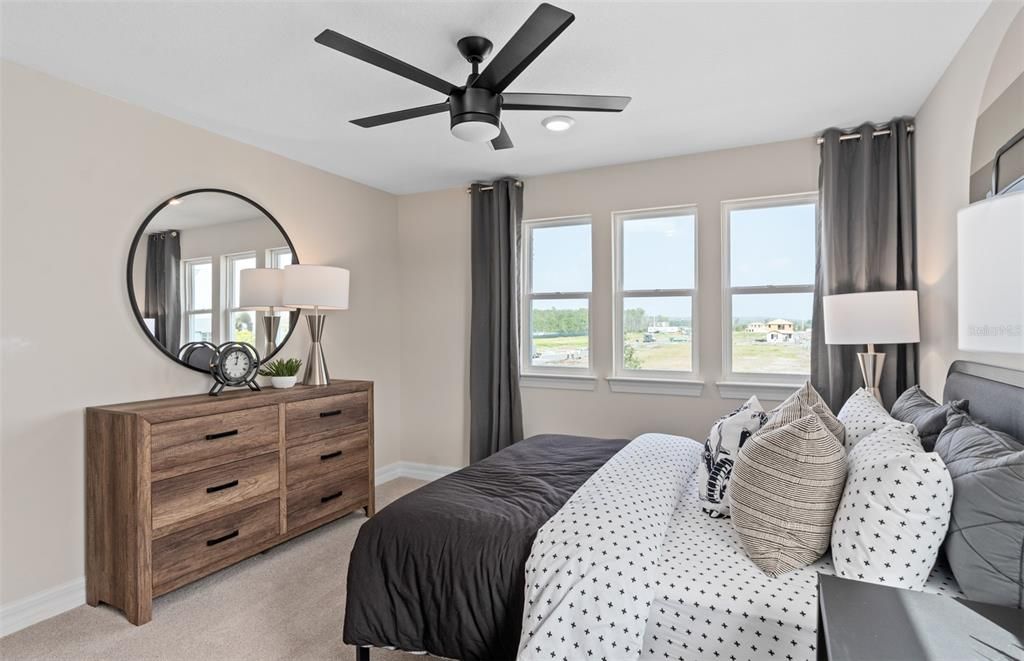 На продажу: $874,050 (5 спален, 4 ванн, 3777 Квадратных фут)