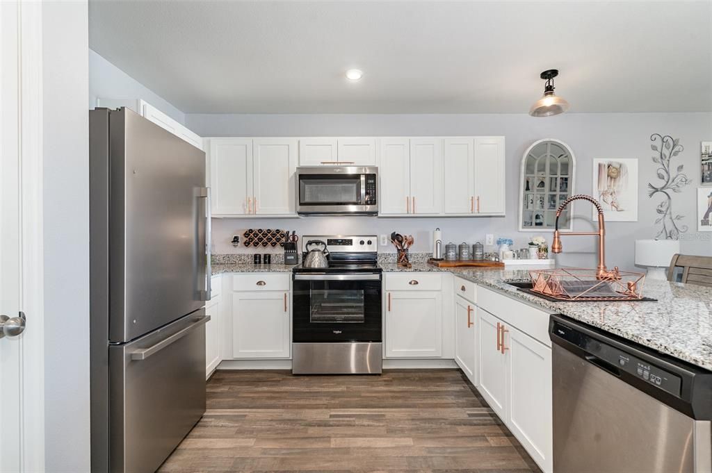 En Venta: $318,000 (4 camas, 2 baños, 1398 Pies cuadrados)