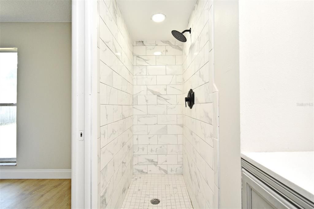 Active With Contract: $335,900 (3 beds, 2 baths, 1339 Square Feet)