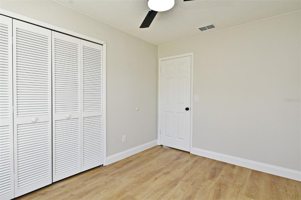 Active With Contract: $335,900 (3 beds, 2 baths, 1339 Square Feet)