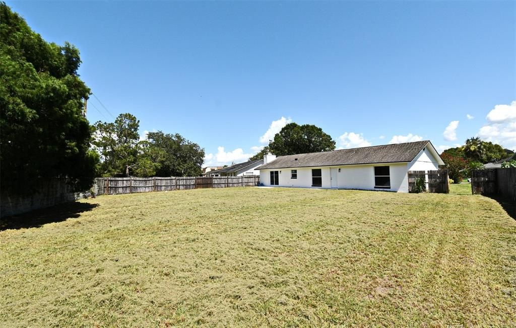 Active With Contract: $335,900 (3 beds, 2 baths, 1339 Square Feet)