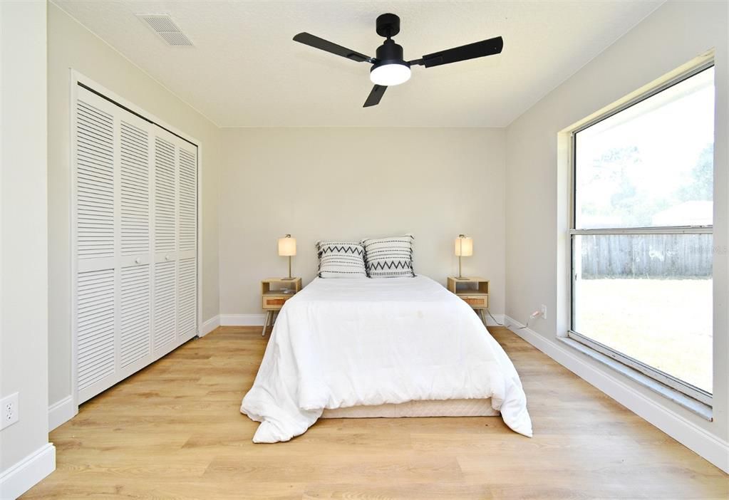 Active With Contract: $335,900 (3 beds, 2 baths, 1339 Square Feet)