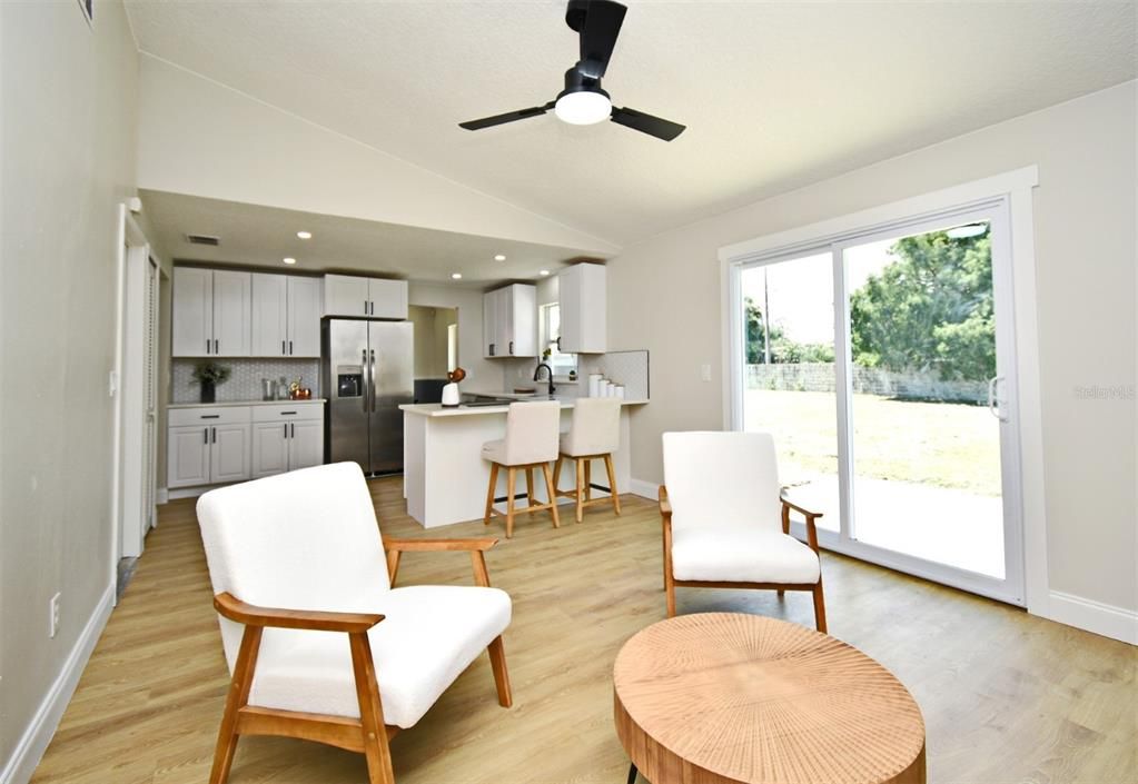 Active With Contract: $335,900 (3 beds, 2 baths, 1339 Square Feet)