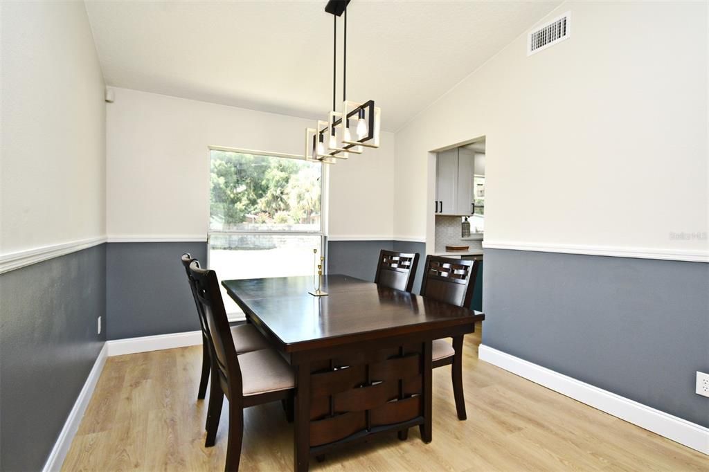 Active With Contract: $335,900 (3 beds, 2 baths, 1339 Square Feet)