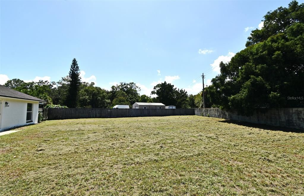 Active With Contract: $335,900 (3 beds, 2 baths, 1339 Square Feet)