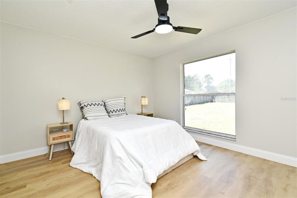 Active With Contract: $335,900 (3 beds, 2 baths, 1339 Square Feet)