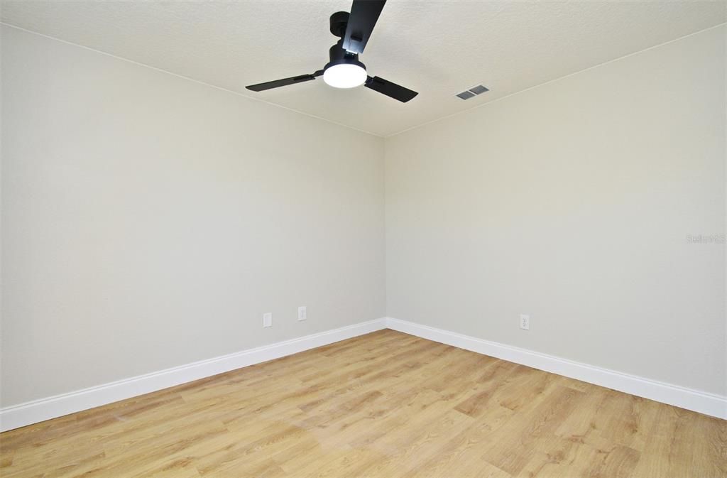 Active With Contract: $335,900 (3 beds, 2 baths, 1339 Square Feet)