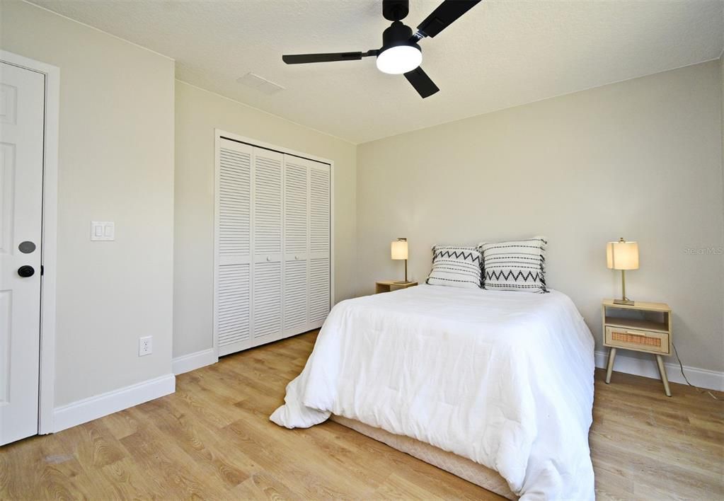 Active With Contract: $335,900 (3 beds, 2 baths, 1339 Square Feet)