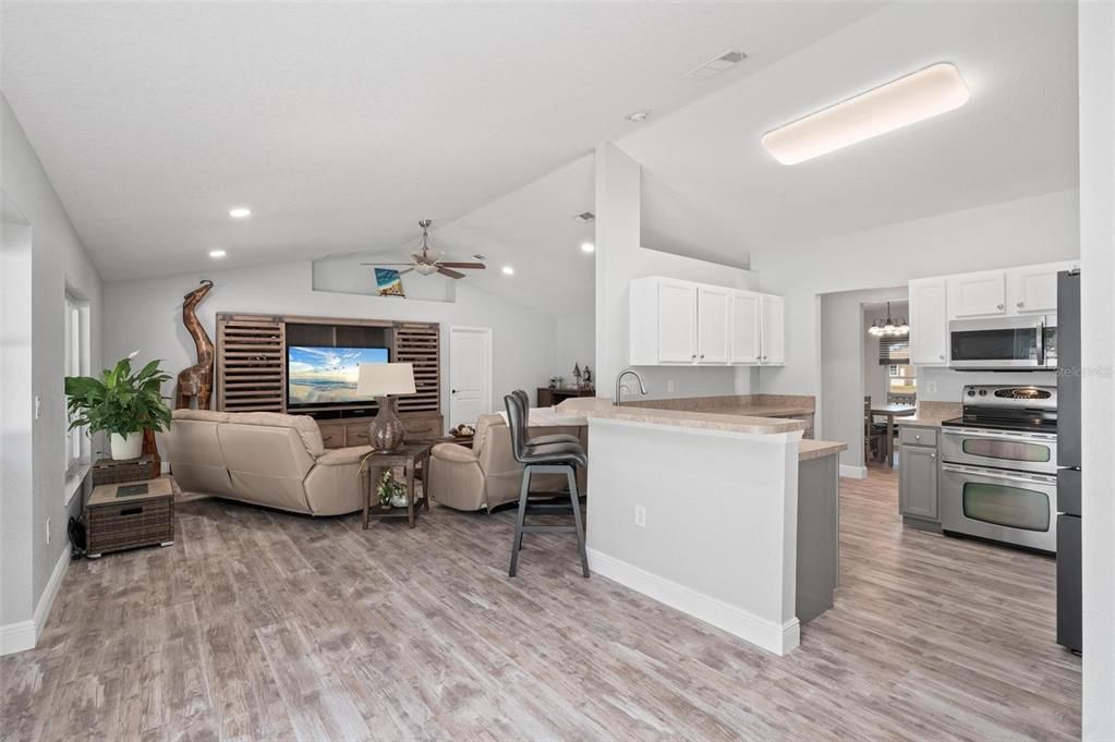 待售: $399,990 (3 贝兹, 2 浴室, 2035 平方英尺)