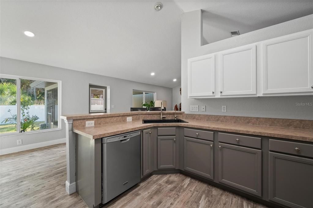 待售: $399,990 (3 贝兹, 2 浴室, 2035 平方英尺)