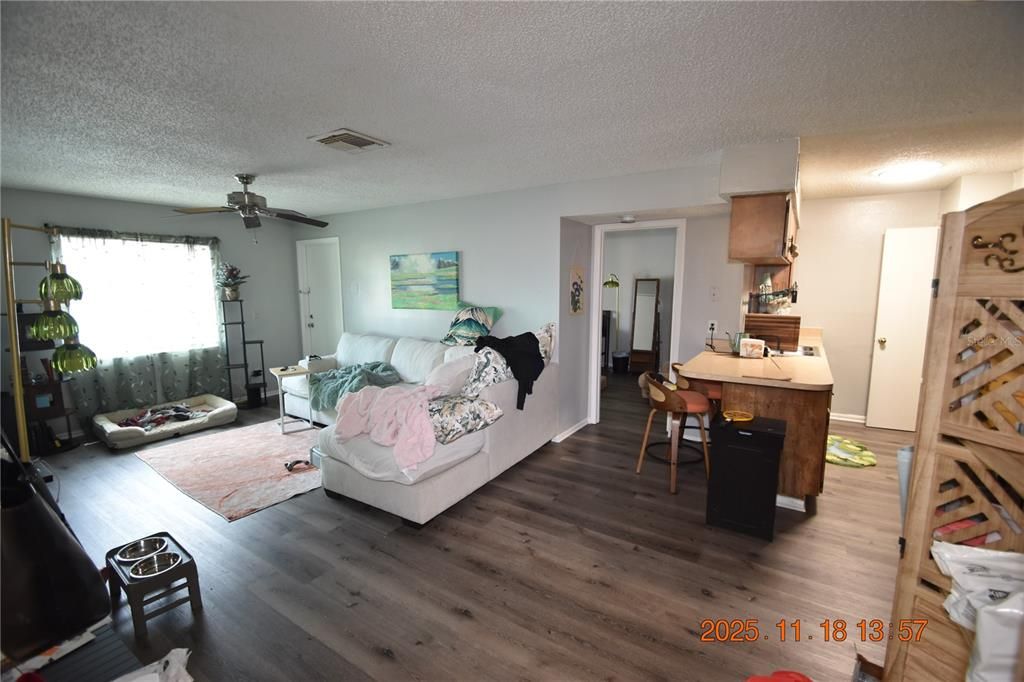 Activo con contrato: $129,900 (2 camas, 2 baños, 918 Pies cuadrados)