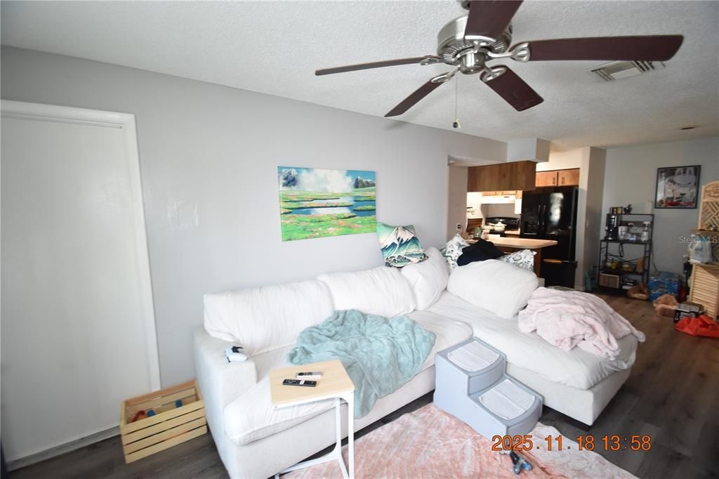 Activo con contrato: $129,900 (2 camas, 2 baños, 918 Pies cuadrados)