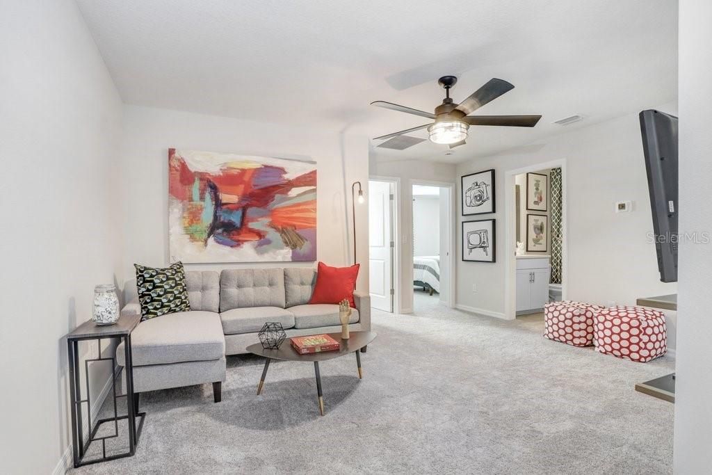 En Venta: $362,650 (4 camas, 3 baños, 2121 Pies cuadrados)