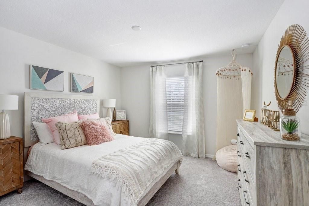 En Venta: $362,650 (4 camas, 3 baños, 2121 Pies cuadrados)