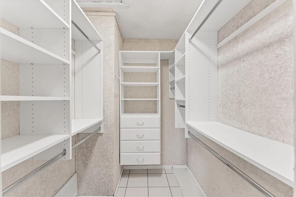 For Sale: $335,000 (2 beds, 2 baths, 1278 Square Feet)