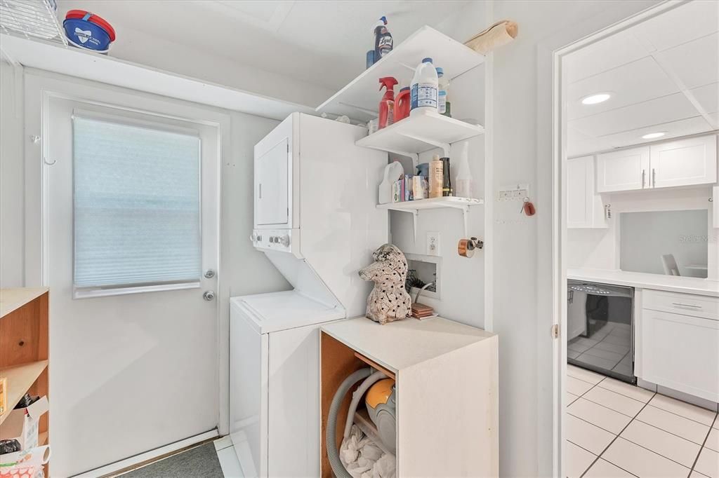 For Sale: $335,000 (2 beds, 2 baths, 1278 Square Feet)