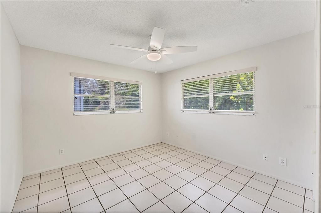 For Sale: $335,000 (2 beds, 2 baths, 1278 Square Feet)