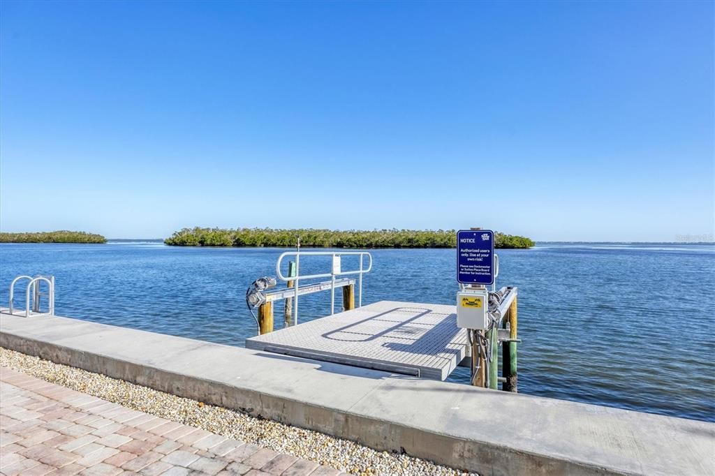 For Sale: $335,000 (2 beds, 2 baths, 1278 Square Feet)