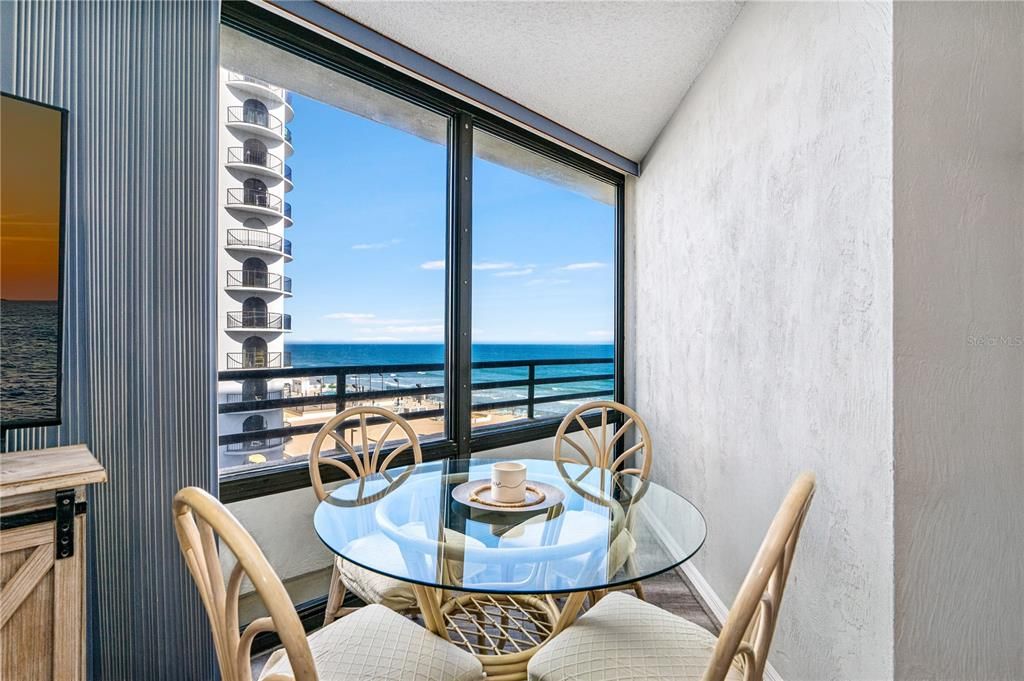 На продажу: $324,900 (2 спален, 2 ванн, 1088 Квадратных фут)