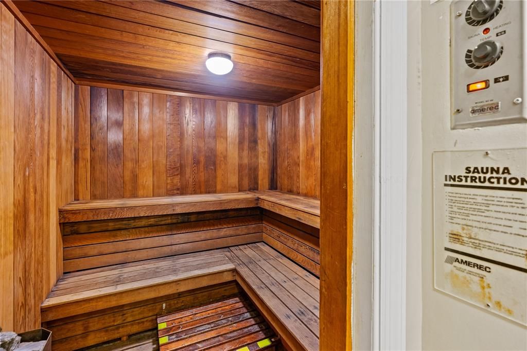 На продажу: $324,900 (2 спален, 2 ванн, 1088 Квадратных фут)