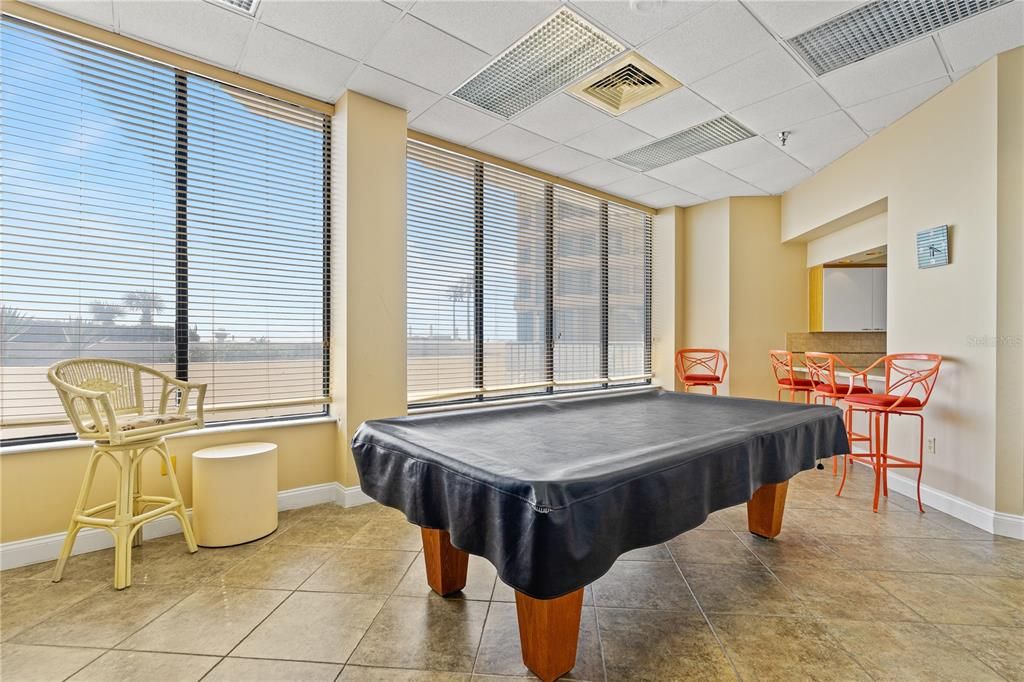 На продажу: $324,900 (2 спален, 2 ванн, 1088 Квадратных фут)