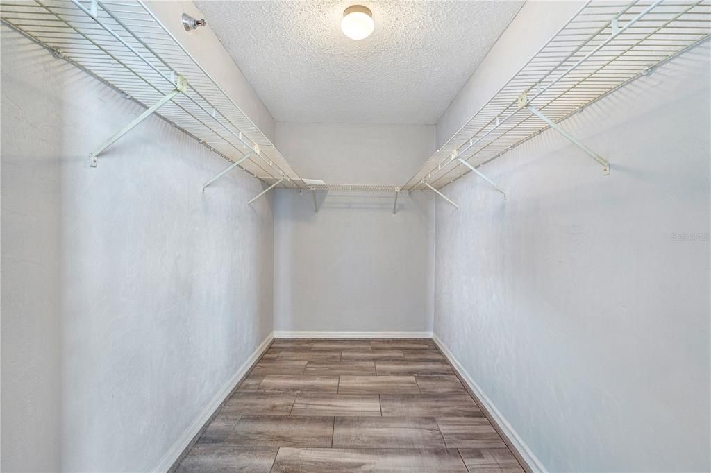 На продажу: $324,900 (2 спален, 2 ванн, 1088 Квадратных фут)