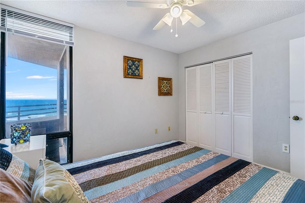 На продажу: $324,900 (2 спален, 2 ванн, 1088 Квадратных фут)