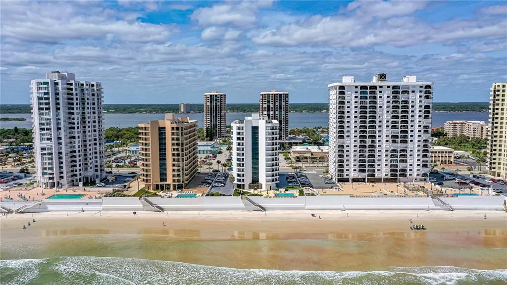 На продажу: $324,900 (2 спален, 2 ванн, 1088 Квадратных фут)