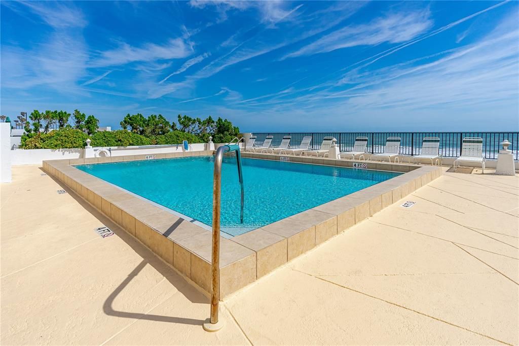 На продажу: $324,900 (2 спален, 2 ванн, 1088 Квадратных фут)