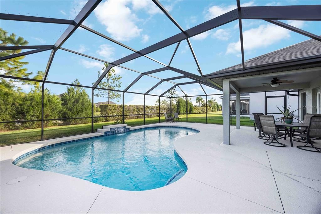 En Venta: $450,000 (4 camas, 2 baños, 1617 Pies cuadrados)