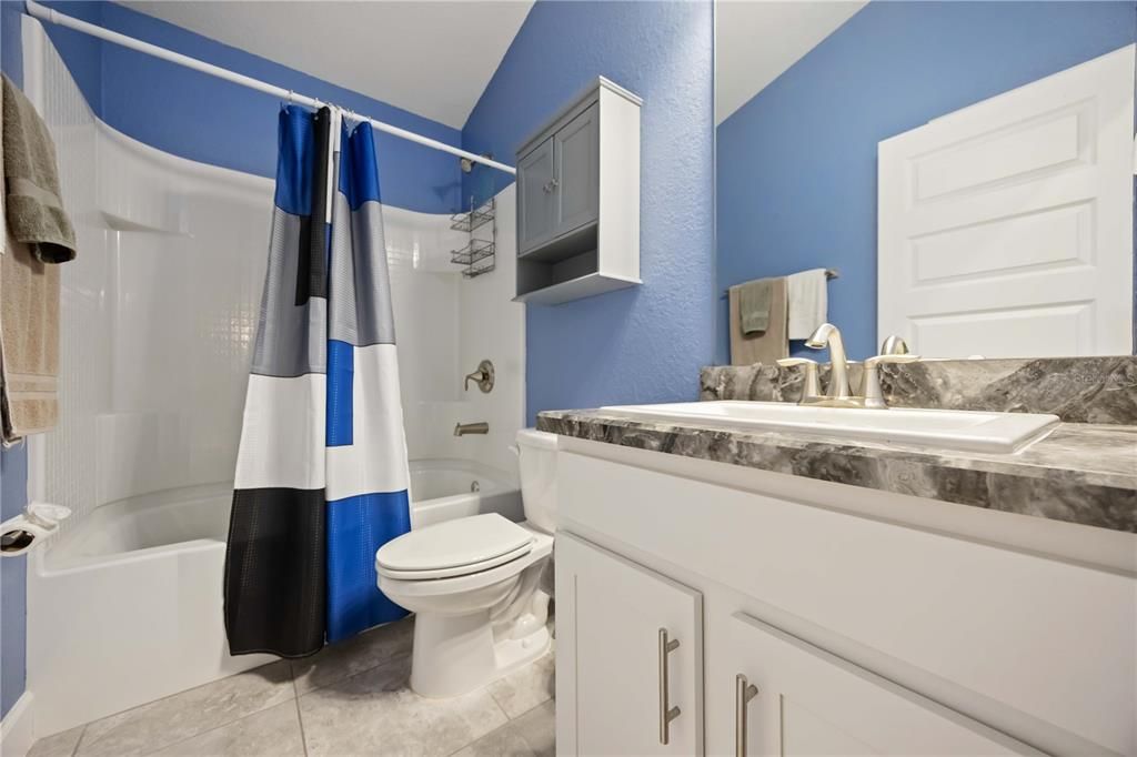 En Venta: $450,000 (4 camas, 2 baños, 1617 Pies cuadrados)