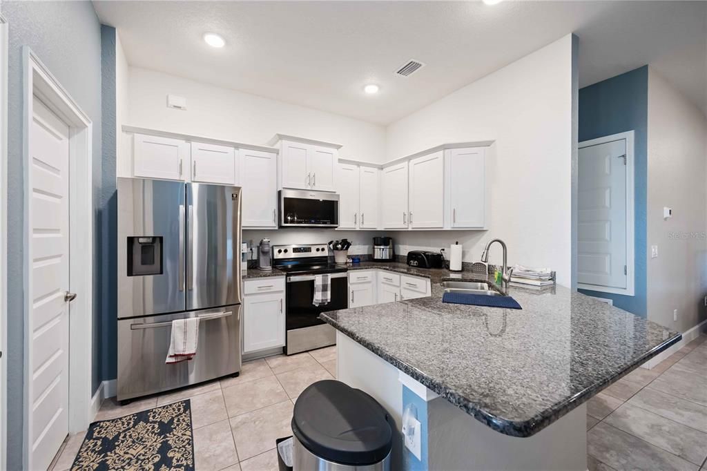 En Venta: $450,000 (4 camas, 2 baños, 1617 Pies cuadrados)