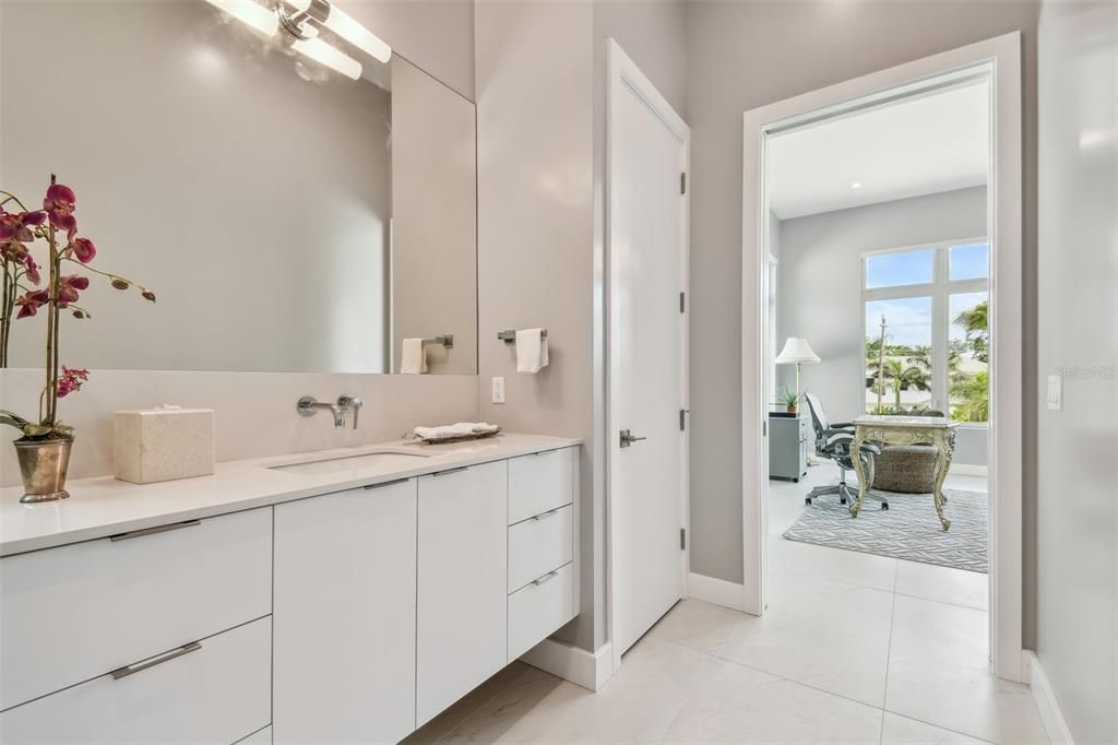 En Venta: $16,888,000 (6 camas, 6 baños, 6102 Pies cuadrados)