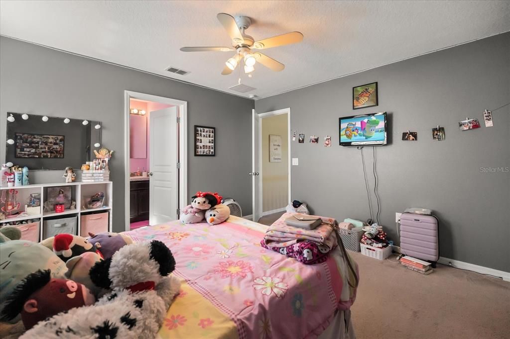 For Sale: $420,000 (4 beds, 3 baths, 2611 Square Feet)