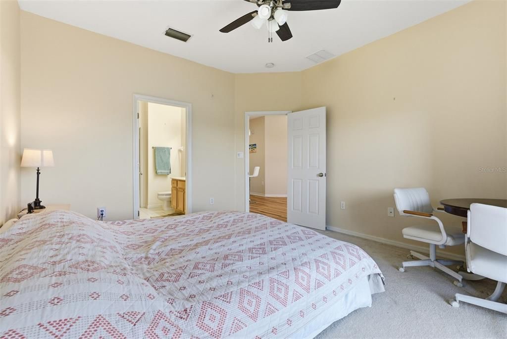 待售: $269,000 (3 贝兹, 2 浴室, 1417 平方英尺)