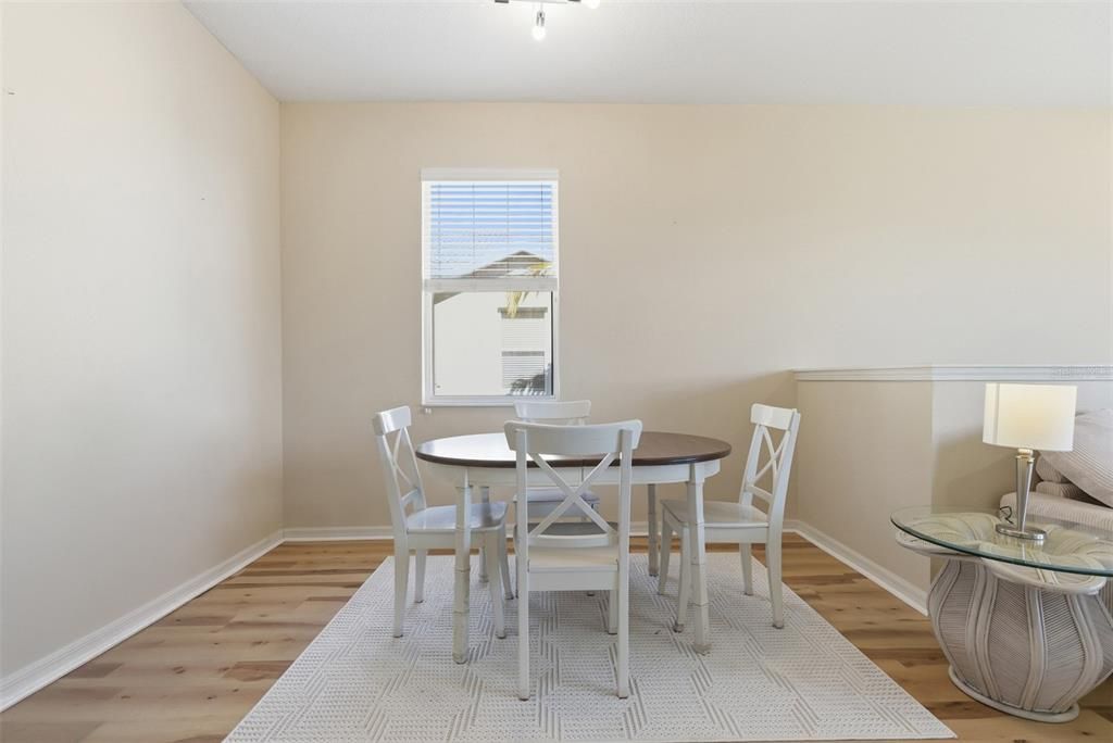 待售: $269,000 (3 贝兹, 2 浴室, 1417 平方英尺)