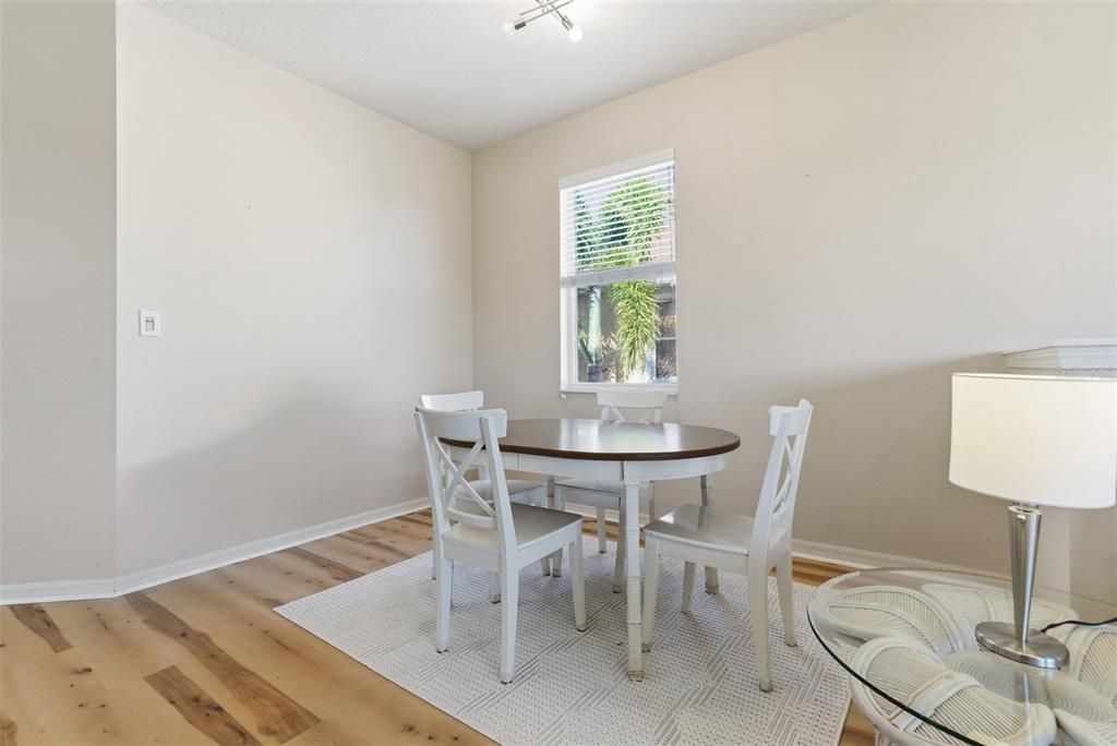 待售: $269,000 (3 贝兹, 2 浴室, 1417 平方英尺)