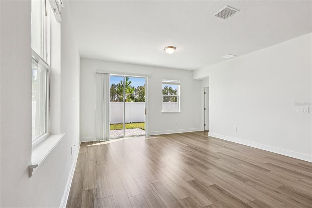 For Sale: $417,815 (4 beds, 2 baths, 2054 Square Feet)