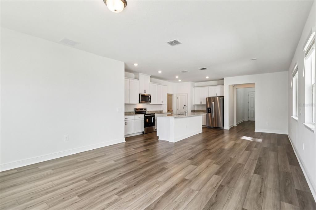 For Sale: $417,815 (4 beds, 2 baths, 2054 Square Feet)