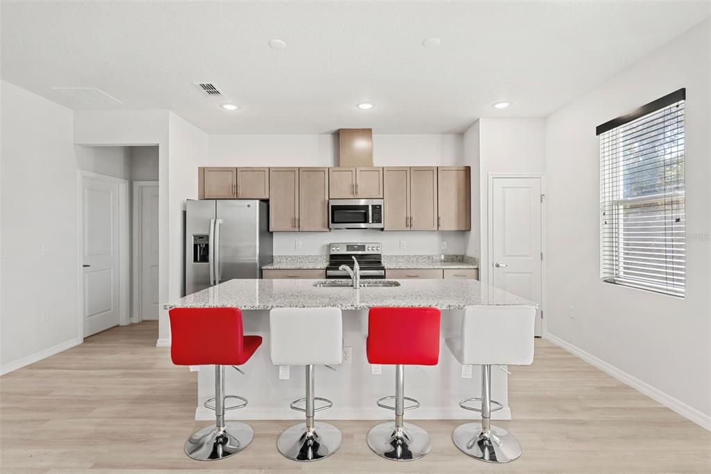 Active With Contract: $309,999 (3 beds, 2 baths, 1541 Square Feet)