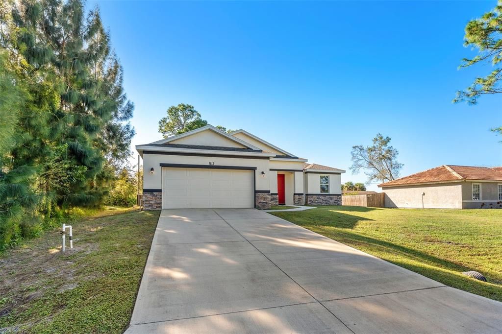 Active With Contract: $309,999 (3 beds, 2 baths, 1541 Square Feet)