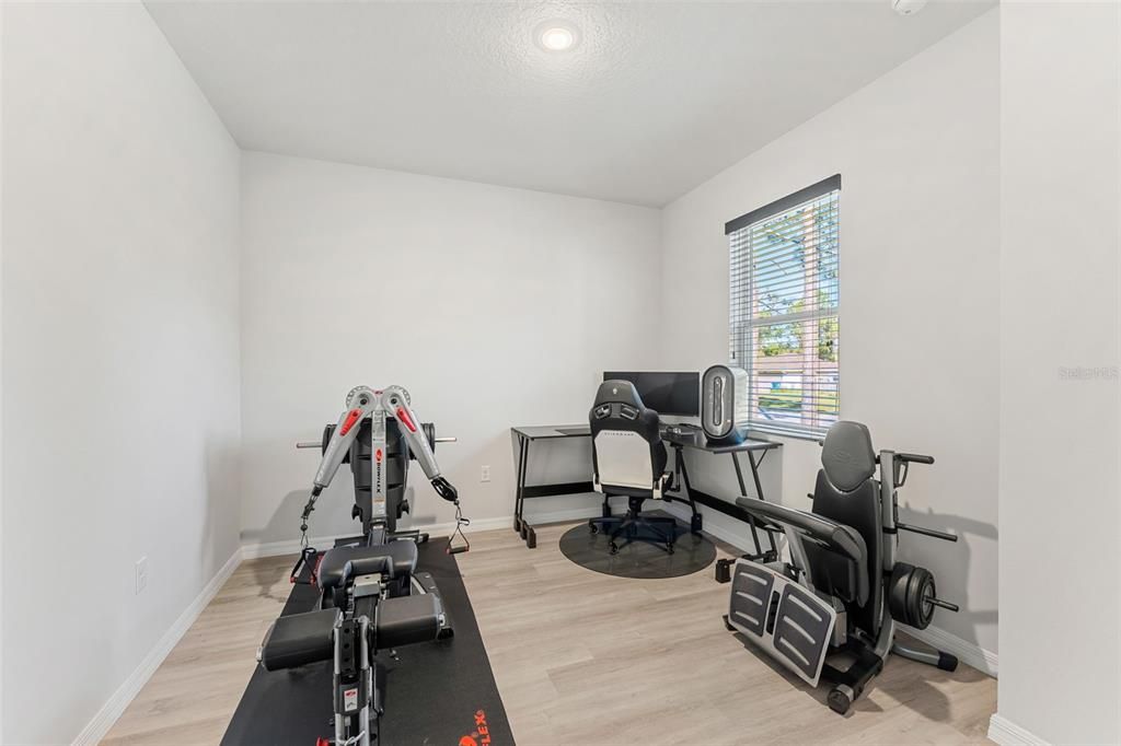 Active With Contract: $309,999 (3 beds, 2 baths, 1541 Square Feet)