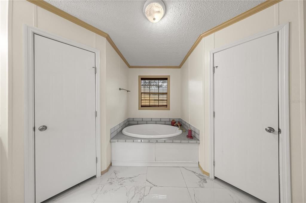 For Sale: $269,500 (3 beds, 2 baths, 1680 Square Feet)