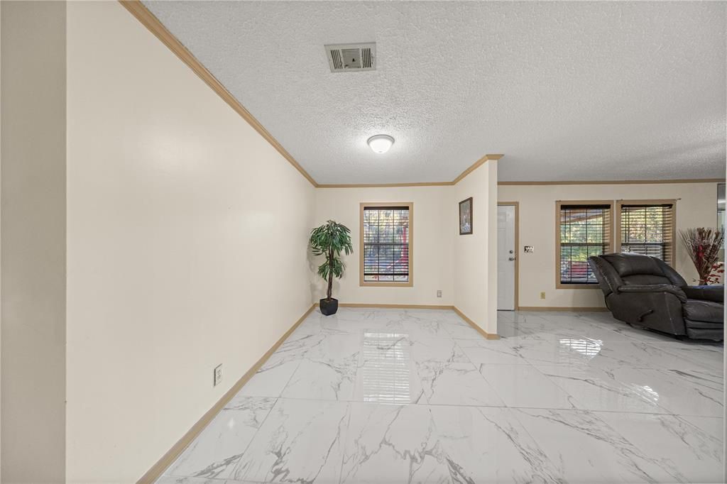 For Sale: $269,500 (3 beds, 2 baths, 1680 Square Feet)