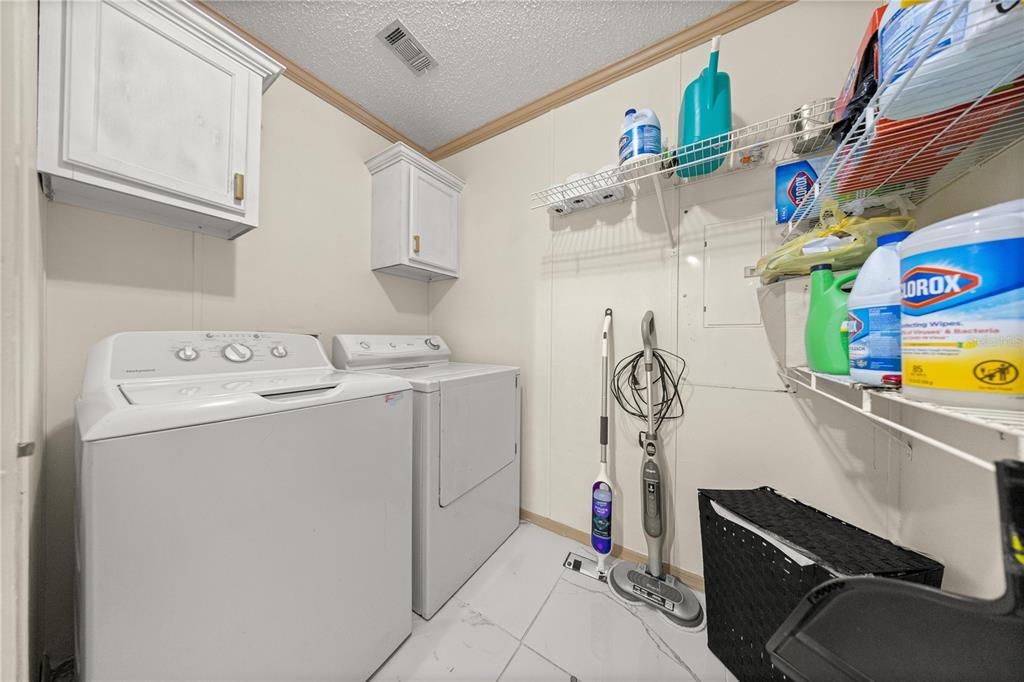 For Sale: $269,500 (3 beds, 2 baths, 1680 Square Feet)