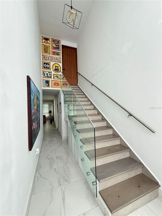 En Venta: $1,185,000 (3 camas, 2 baños, 2775 Pies cuadrados)