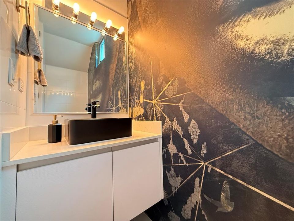 En Venta: $1,185,000 (3 camas, 2 baños, 2775 Pies cuadrados)